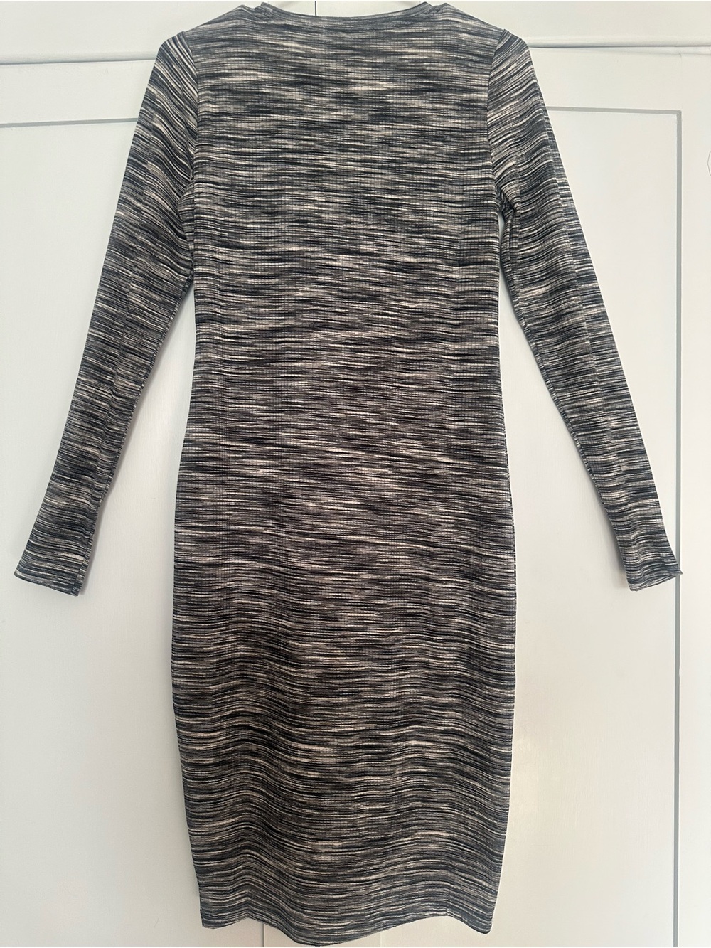 Women’s Long Sleeve Maternity Dress in Black and Gray NWT Size Medium - Picture 5 of 8